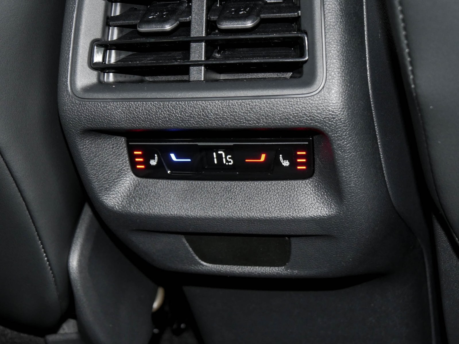 Volkswagen Tayron 1.5 HYBRID LIFE CAM LM18 E-KLAPPE CARPLAY