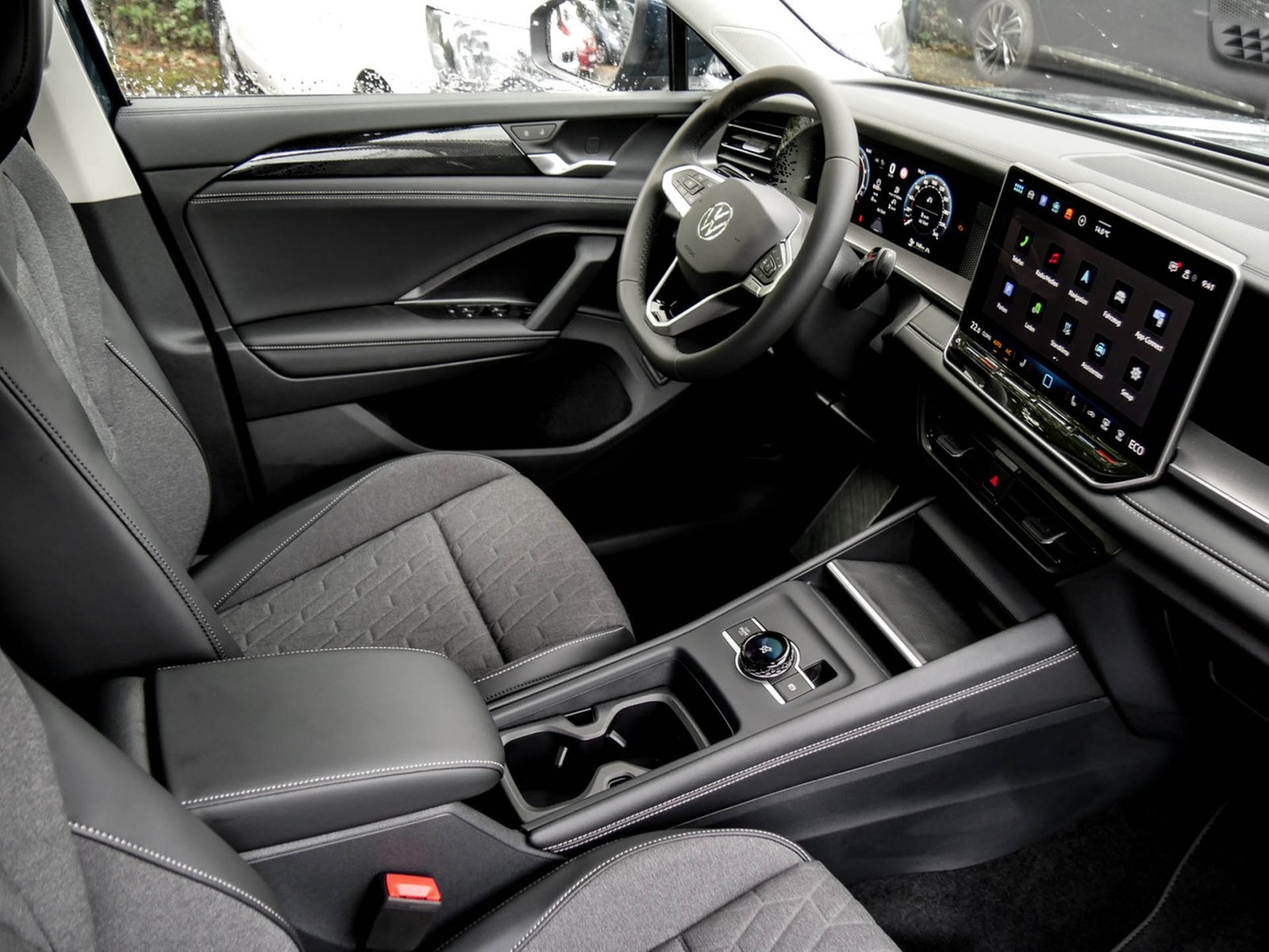 Volkswagen Tayron 1.5 HYBRID LIFE CAM LM18 E-KLAPPE CARPLAY