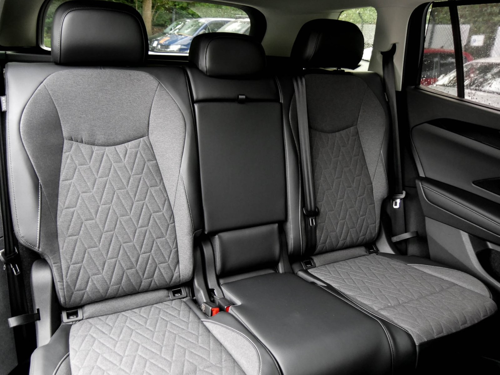 Volkswagen Tayron 1.5 HYBRID LIFE CAM LM18 E-KLAPPE CARPLAY