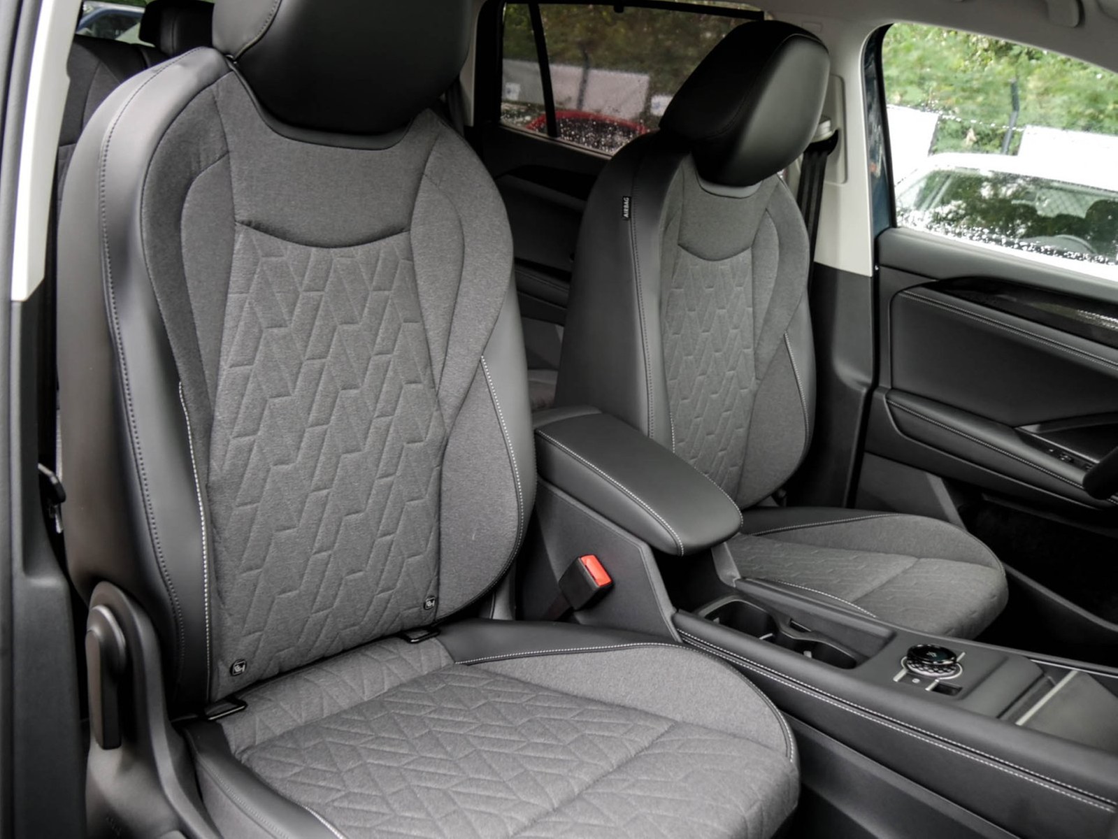 Volkswagen Tayron 1.5 HYBRID LIFE CAM LM18 E-KLAPPE CARPLAY