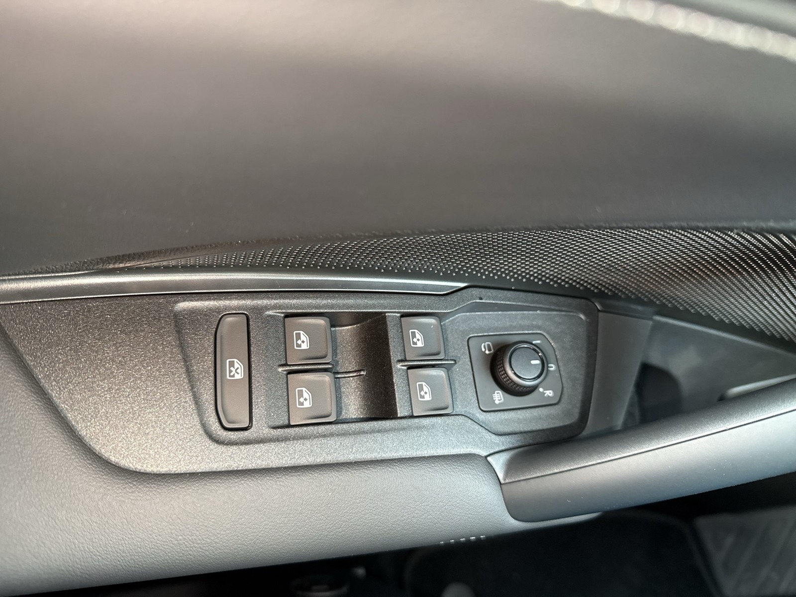 Volkswagen Tayron 1.5 HYBRID LIFE CAM LM18 E-KLAPPE CARPLAY