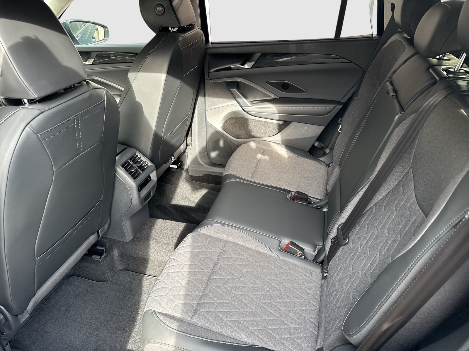 Volkswagen Tayron 1.5 HYBRID LIFE CAM LM18 E-KLAPPE CARPLAY