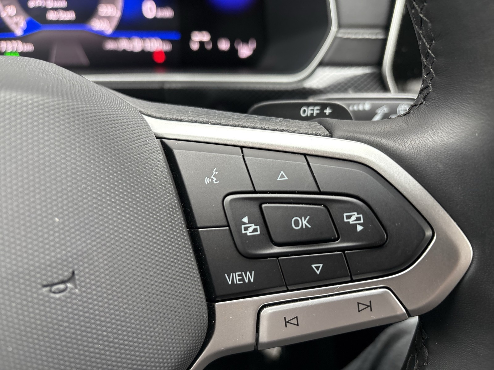 Volkswagen T-Cross 1.0 R-LINE ACC MATRIX NAVI LM17 CARPLAY