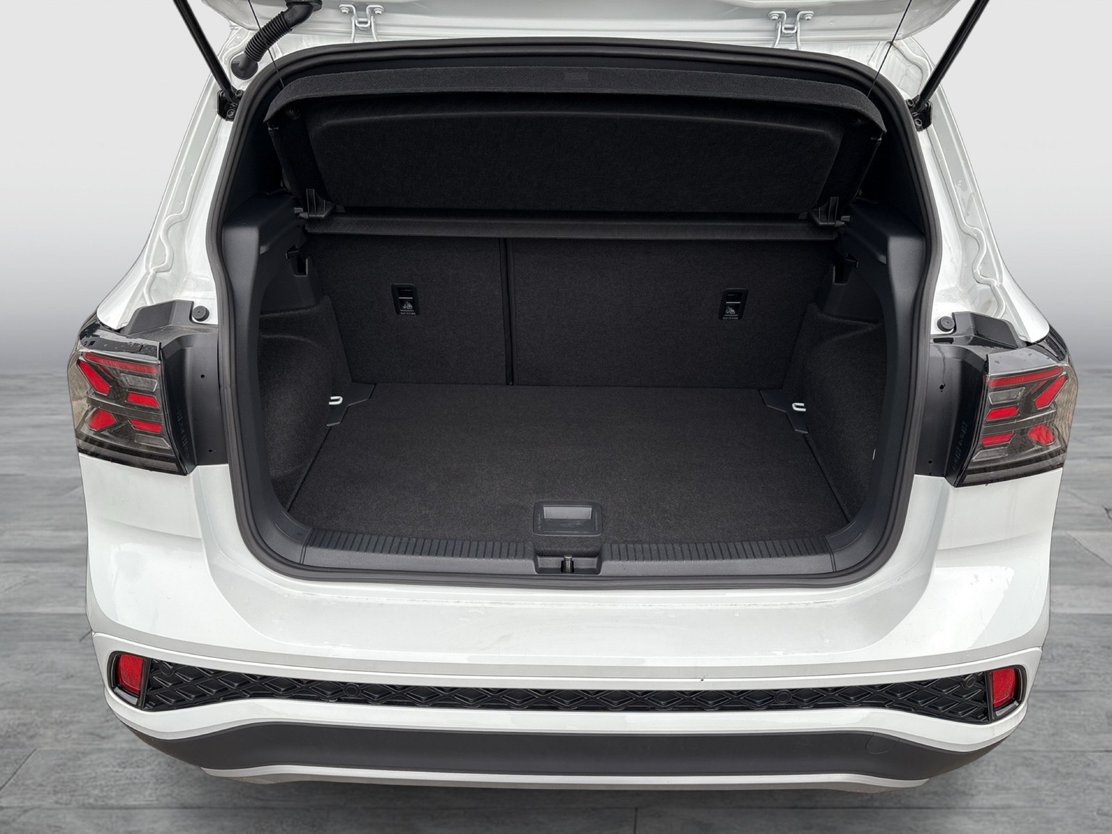 Volkswagen T-Cross 1.0 R-LINE ACC MATRIX NAVI LM17 CARPLAY