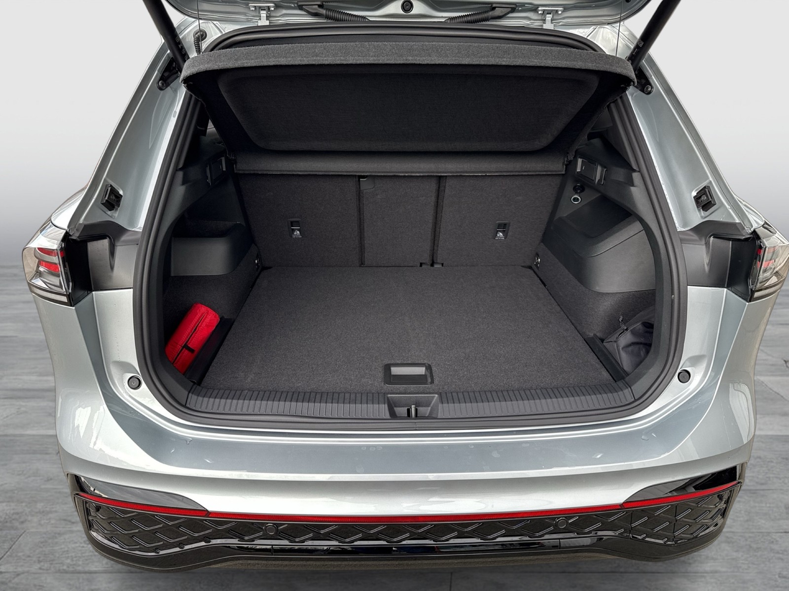 Volkswagen Tiguan 2.0 R-LINE DSG BLACKSTYLE MATRIXLED AHK