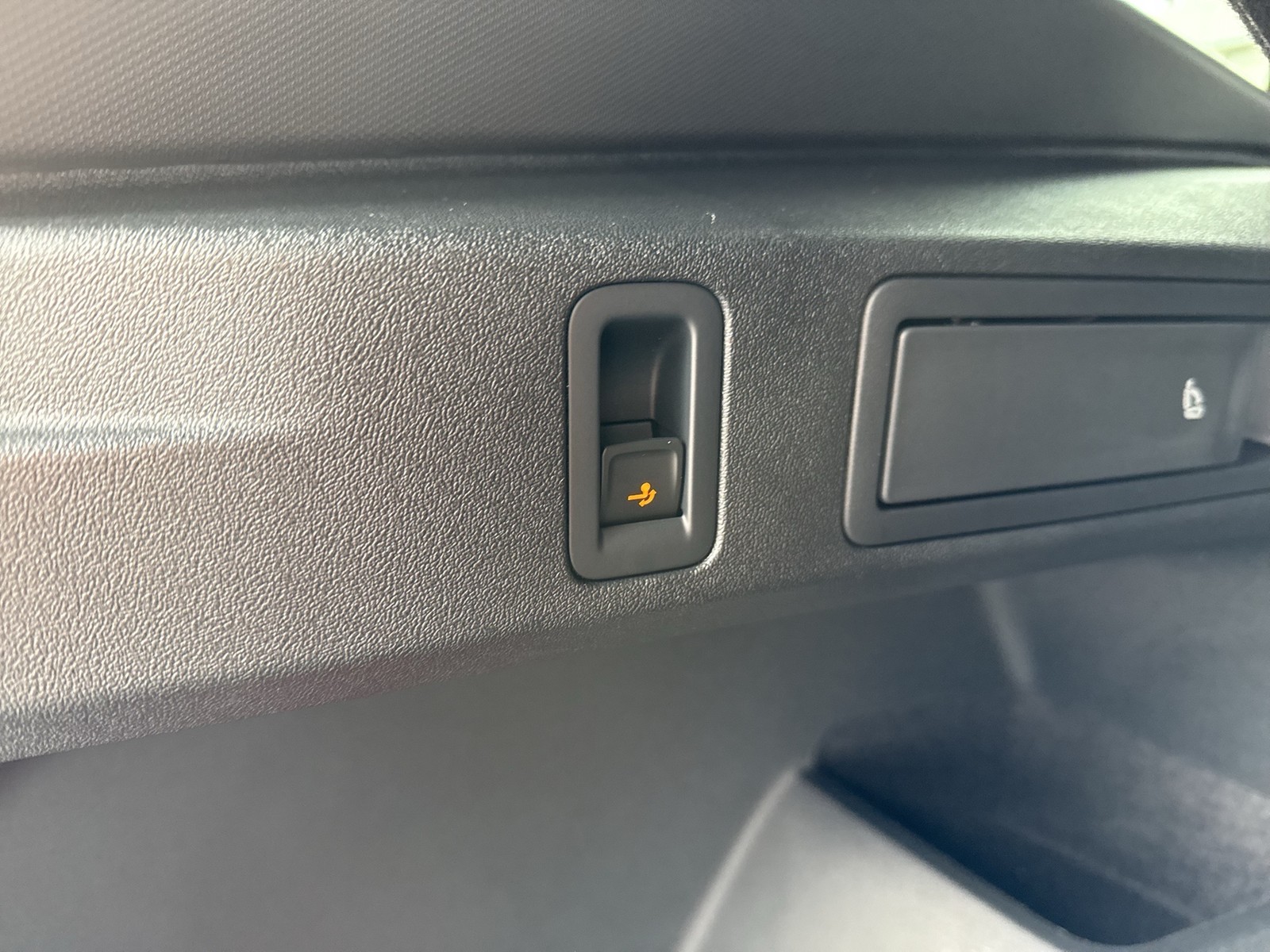 Volkswagen Tiguan 2.0 R-LINE DSG BLACKSTYLE MATRIXLED AHK