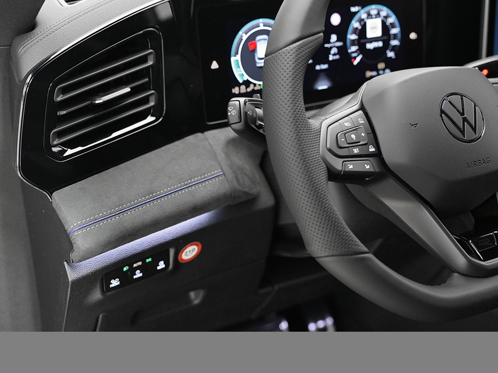 Volkswagen Tiguan 2.0 R-LINE DSG BLACKSTYLE MATRIXLED AHK