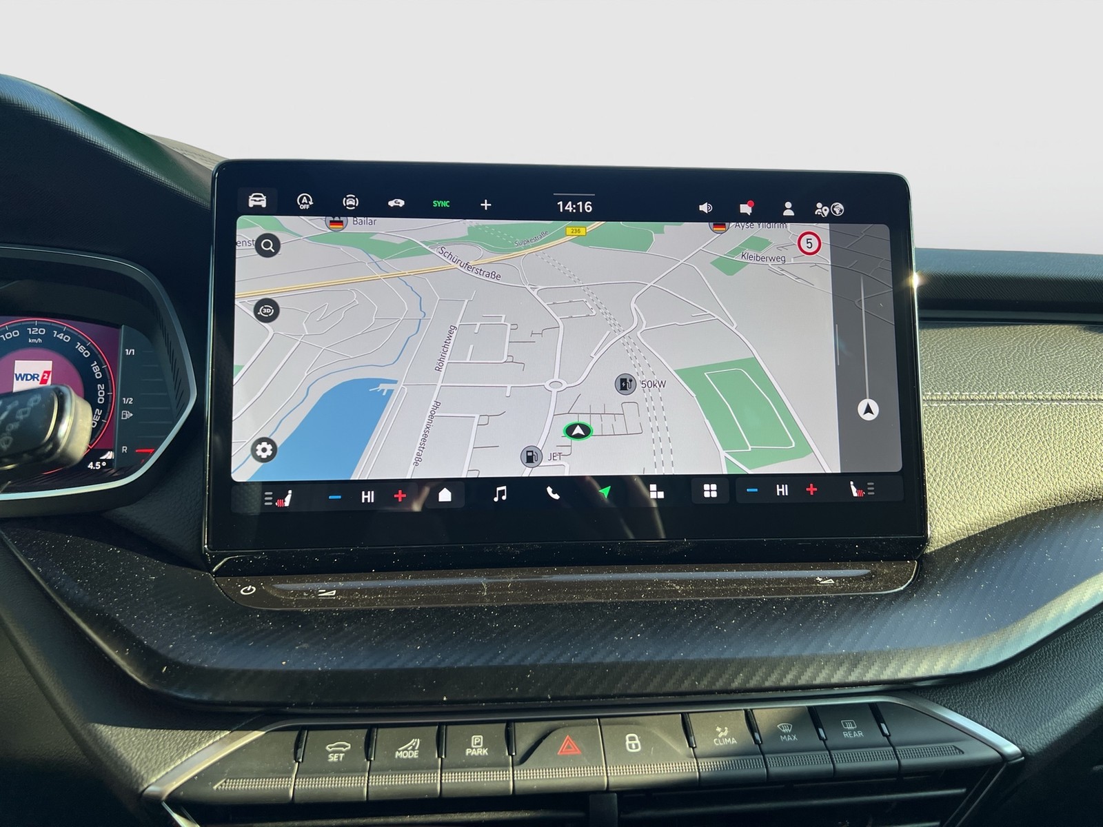 Skoda Octavia Combi 2.0 SPORTLINE AHK CAM ACC MATRIX