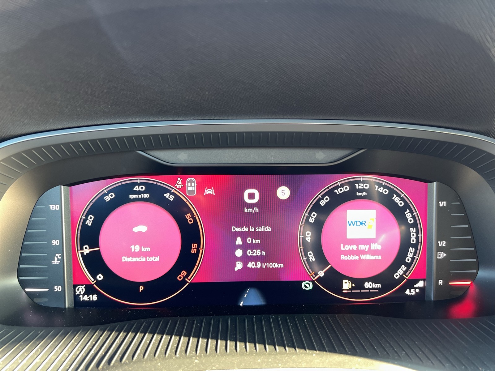 Skoda Octavia Combi 2.0 SPORTLINE AHK CAM ACC MATRIX