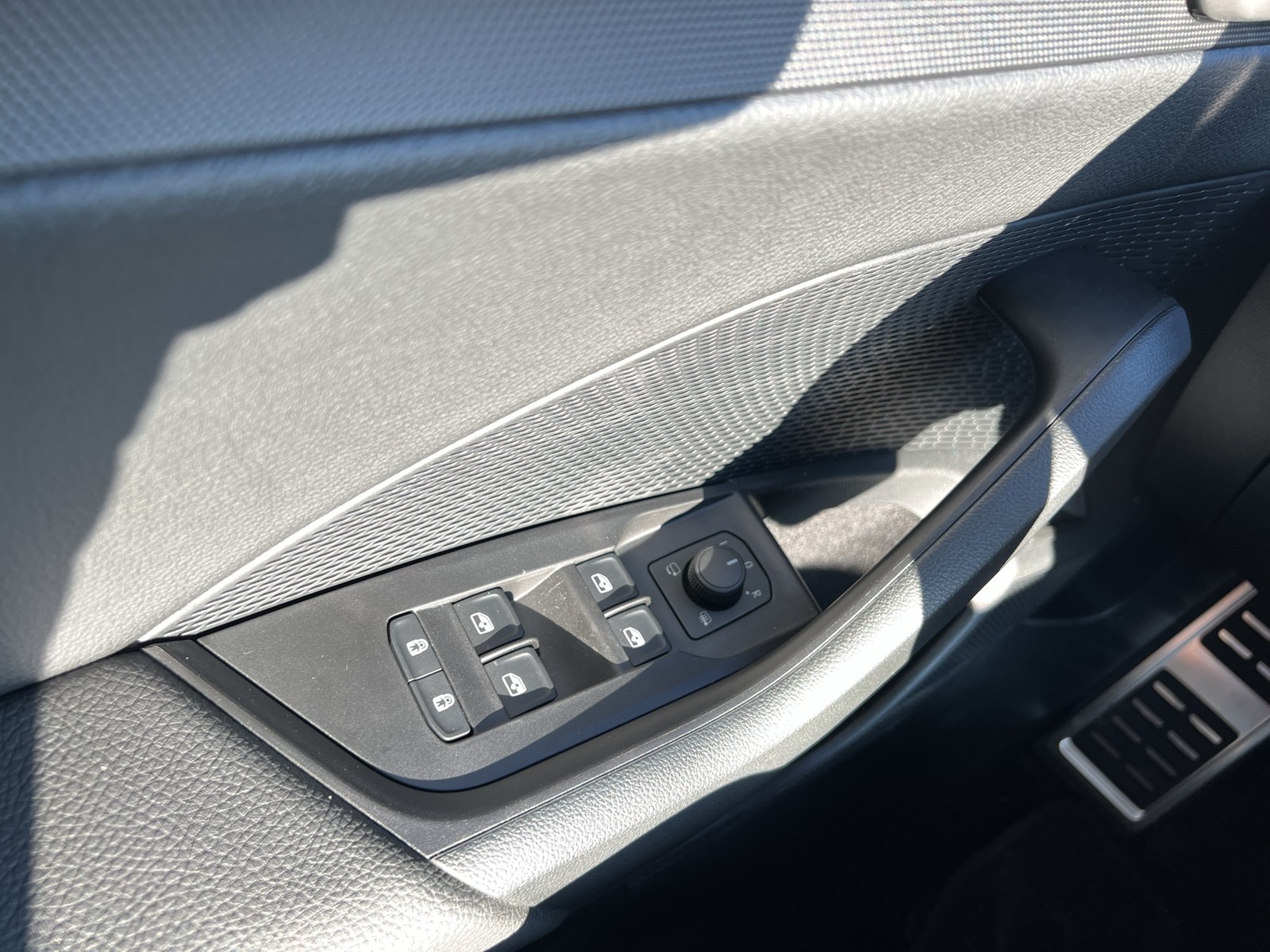 Skoda Octavia Combi 2.0 SPORTLINE AHK CAM ACC MATRIX