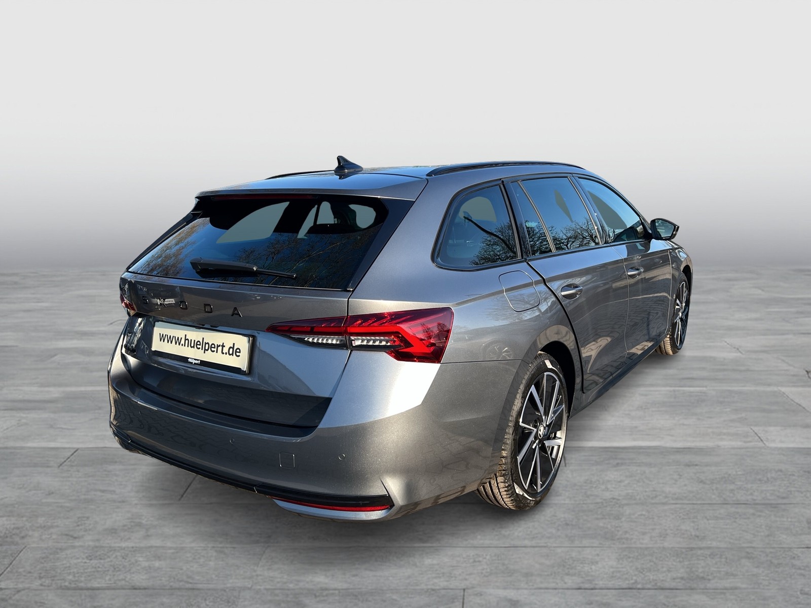 Skoda Octavia Combi 2.0 SPORTLINE AHK CAM ACC MATRIX