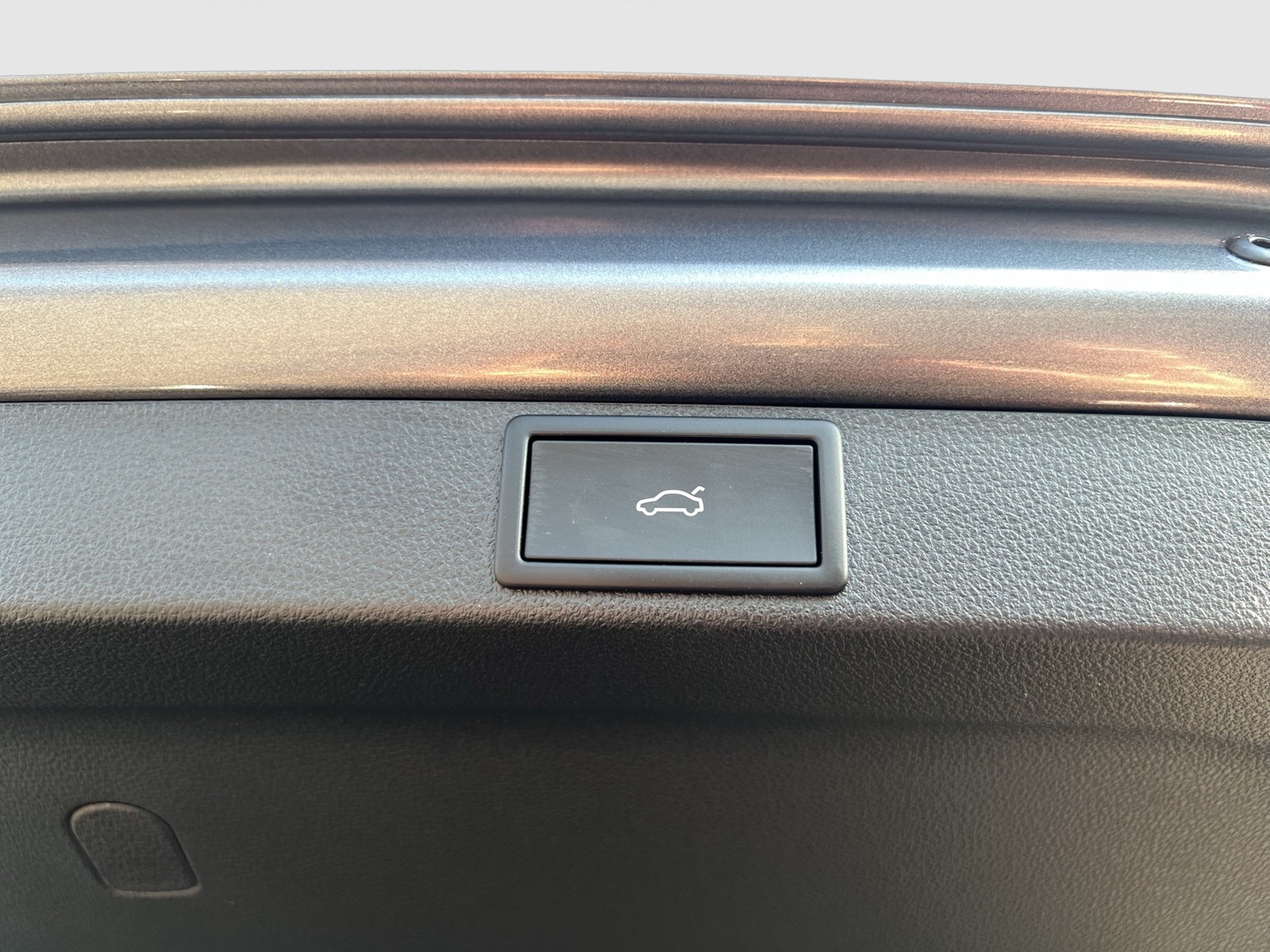 Skoda Octavia Combi 2.0 SPORTLINE AHK CAM ACC MATRIX