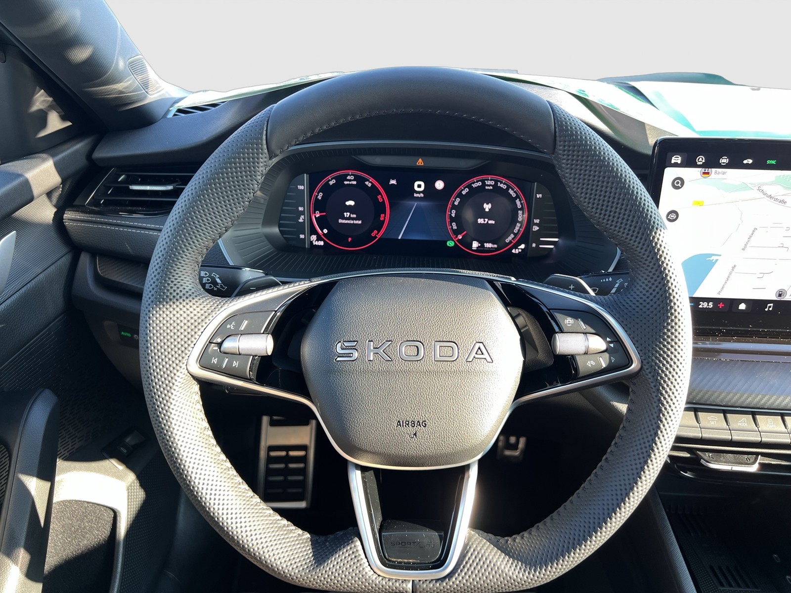 Skoda Octavia Combi 2.0 SPORTLINE AHK CAM ACC MATRIX