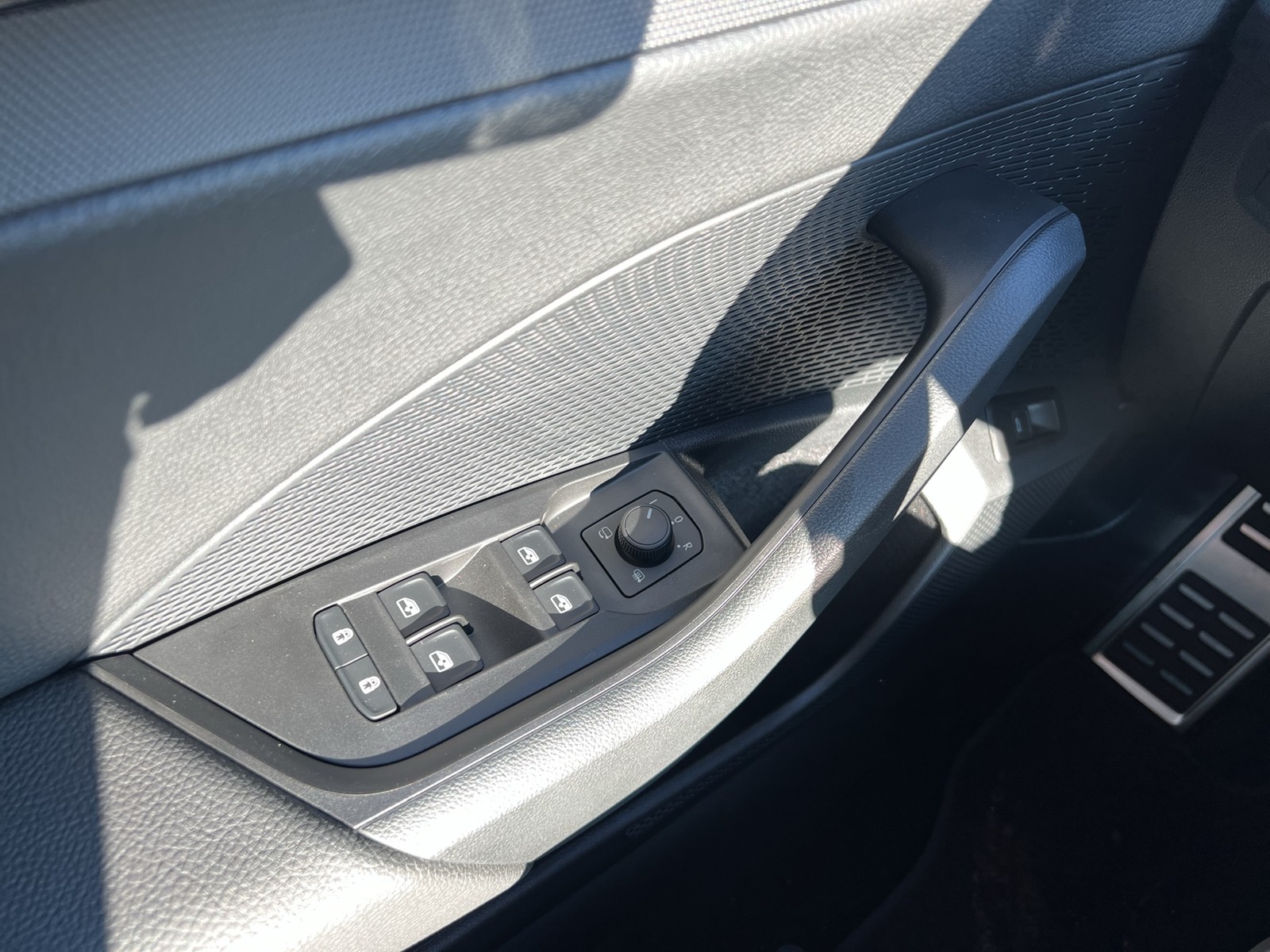 Skoda Octavia Combi 2.0 SPORTLINE AHK CAM ACC MATRIX