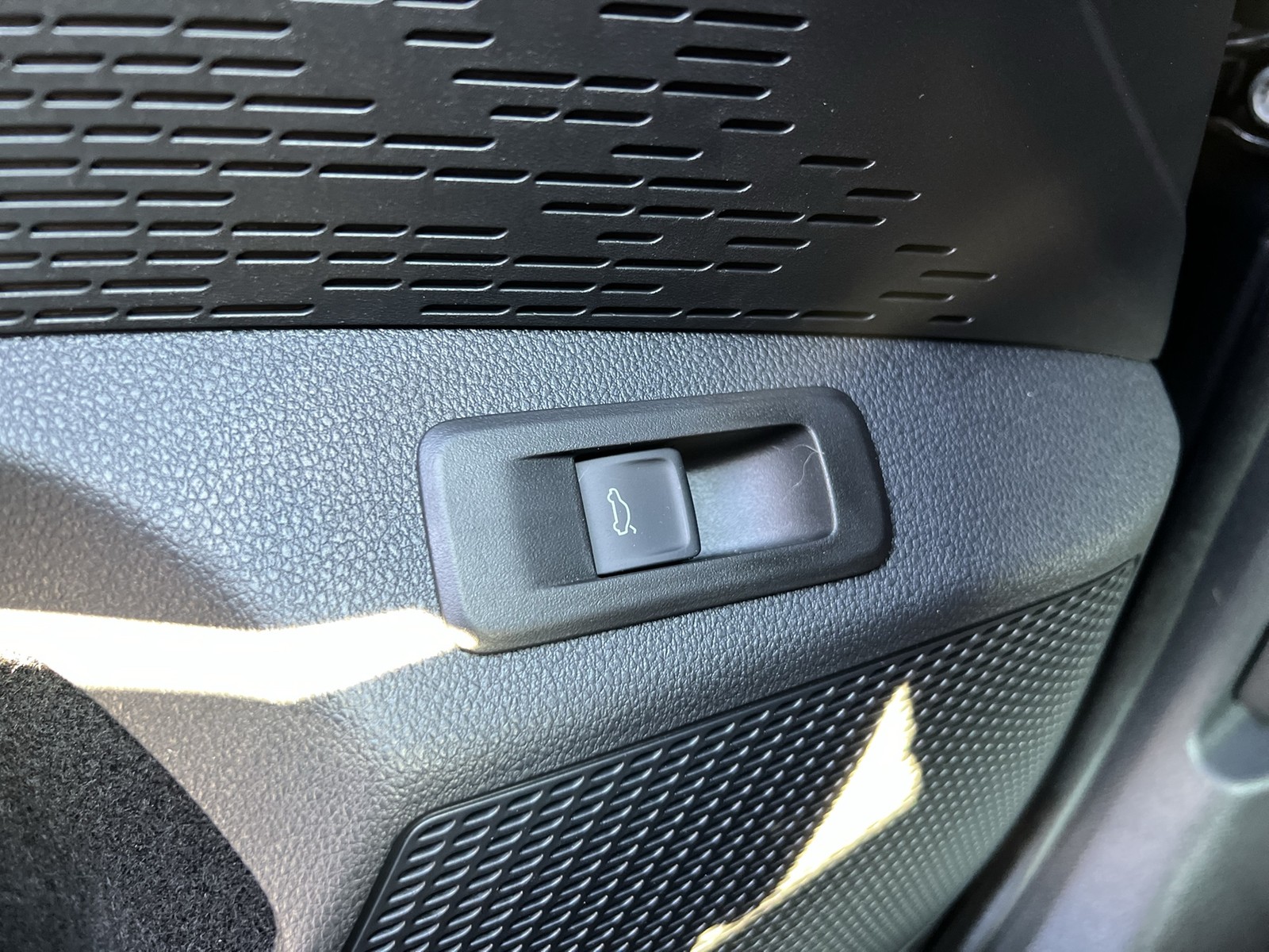 Skoda Octavia Combi 2.0 SPORTLINE AHK CAM ACC MATRIX