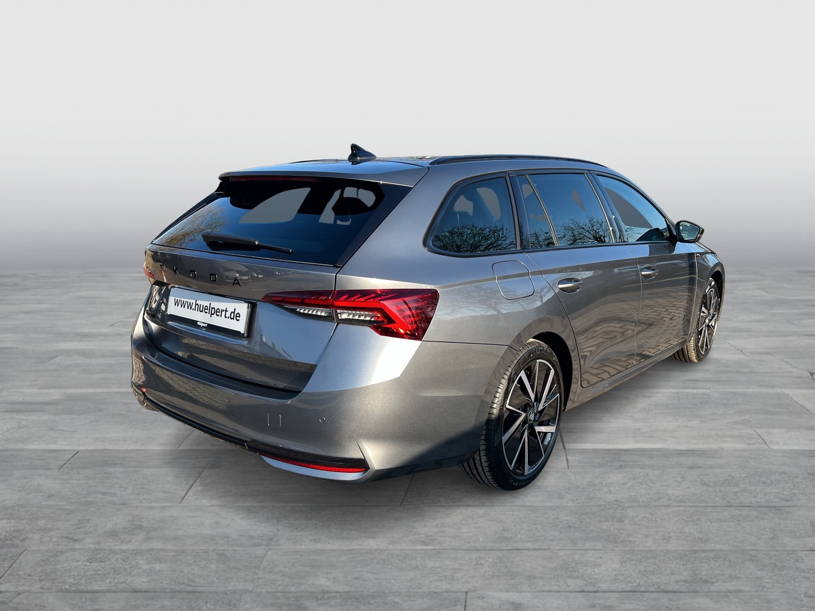 Skoda Octavia Combi 2.0 SPORTLINE AHK CAM ACC MATRIX