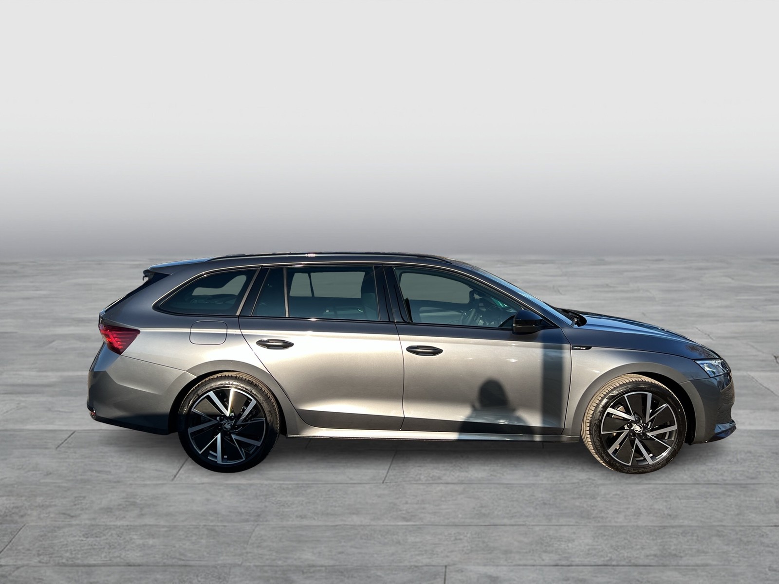 Skoda Octavia Combi 2.0 SPORTLINE AHK CAM ACC MATRIX