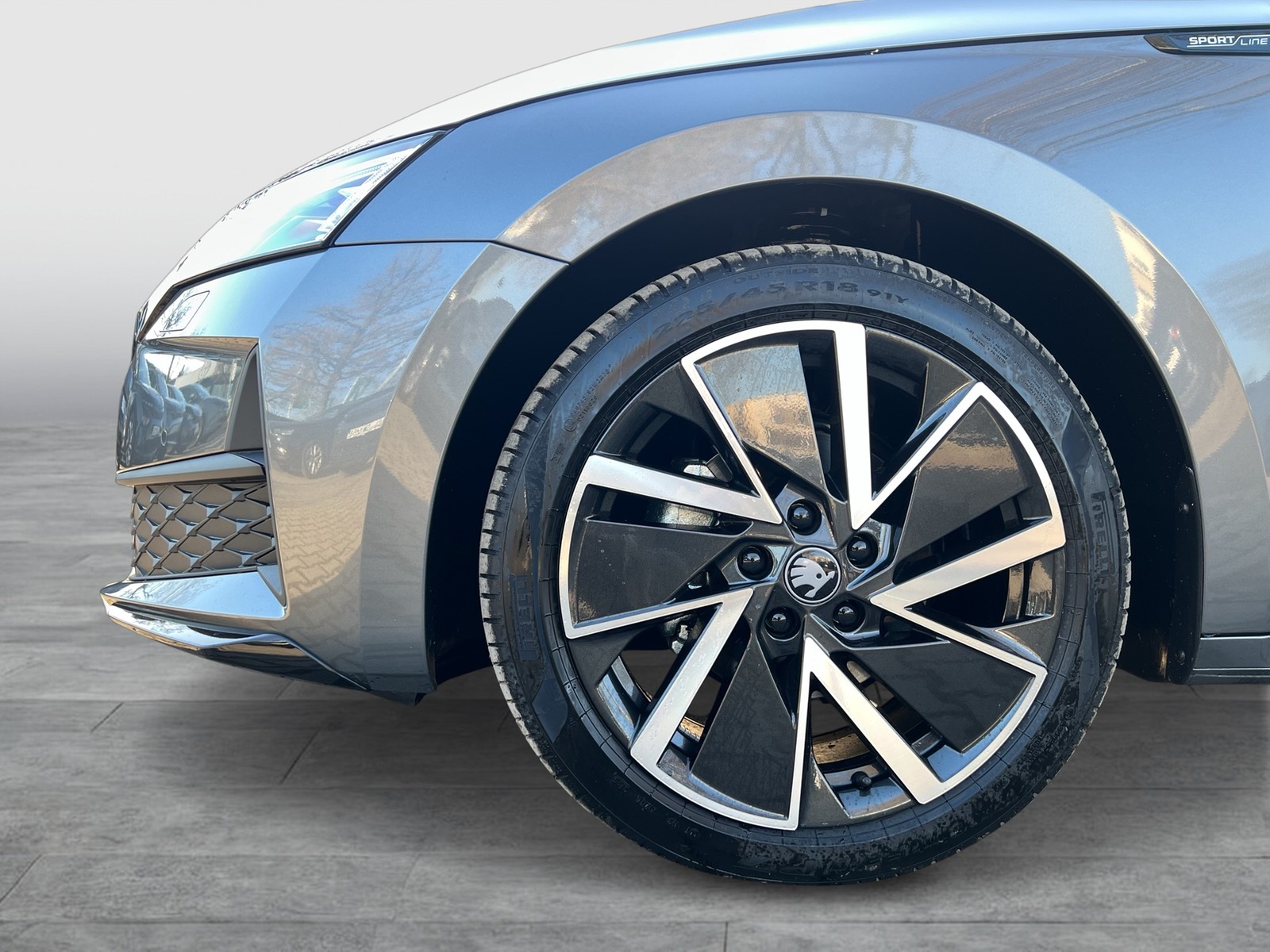 Skoda Octavia Combi 2.0 SPORTLINE AHK CAM ACC MATRIX