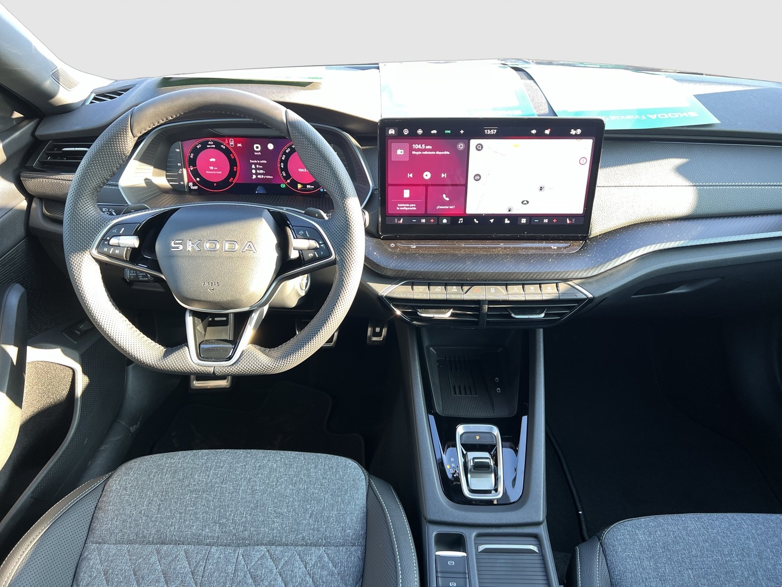 Skoda Octavia Combi 2.0 SPORTLINE AHK CAM ACC MATRIX