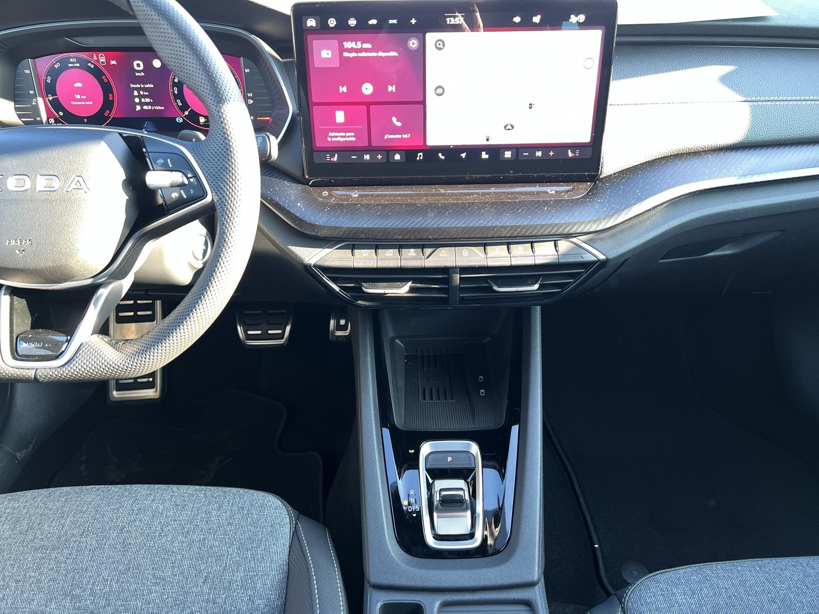 Skoda Octavia Combi 2.0 SPORTLINE AHK CAM ACC MATRIX