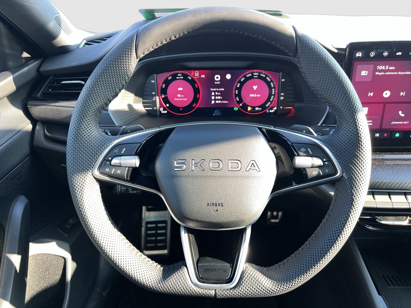 Skoda Octavia Combi 2.0 SPORTLINE AHK CAM ACC MATRIX