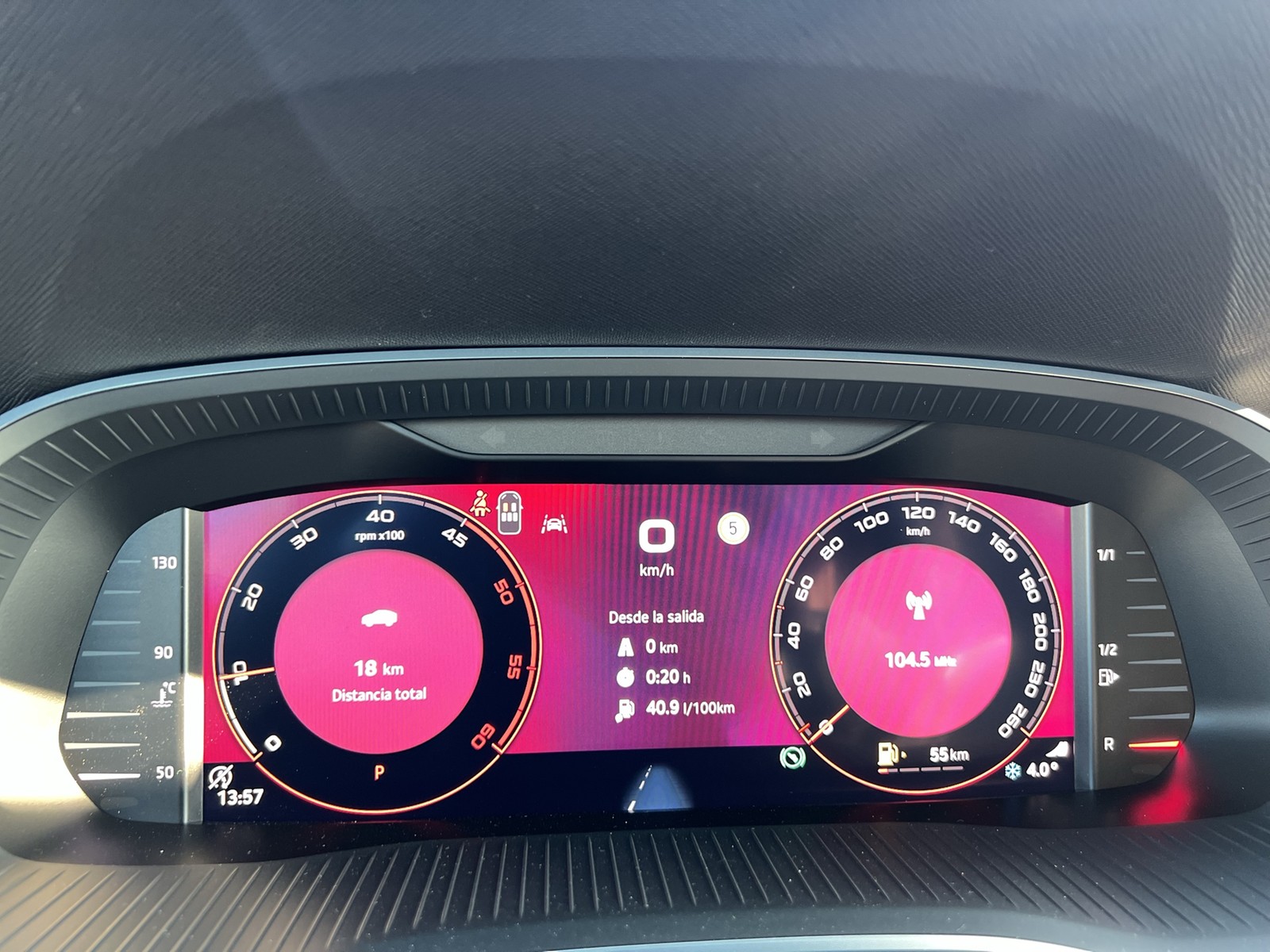 Skoda Octavia Combi 2.0 SPORTLINE AHK CAM ACC MATRIX