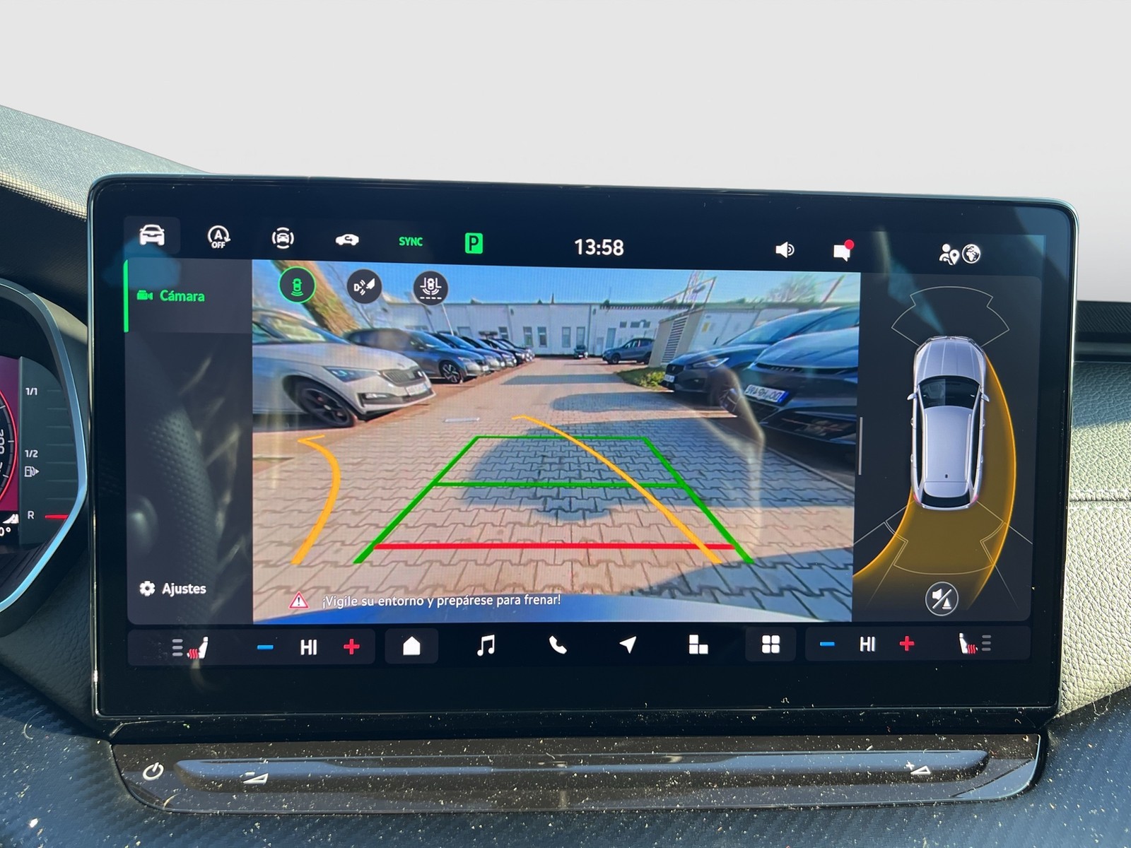 Skoda Octavia Combi 2.0 SPORTLINE AHK CAM ACC MATRIX