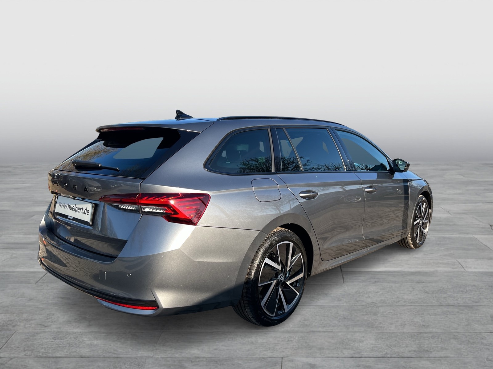 Skoda Octavia Combi 2.0 SPORTLINE AHK CAM ACC MATRIX