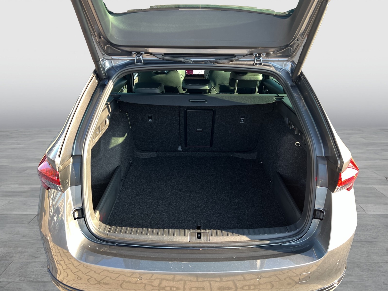 Skoda Octavia Combi 2.0 SPORTLINE AHK CAM ACC MATRIX