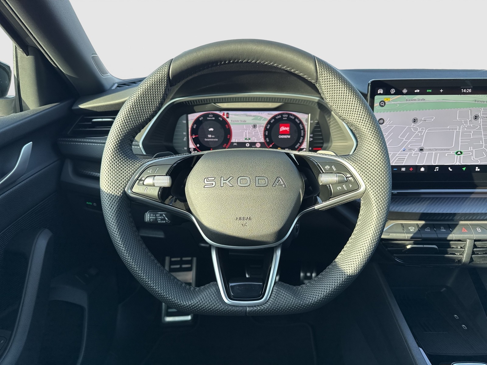 Skoda Octavia Combi 2.0 SPORTLINE AHK CAM ACC MATRIX