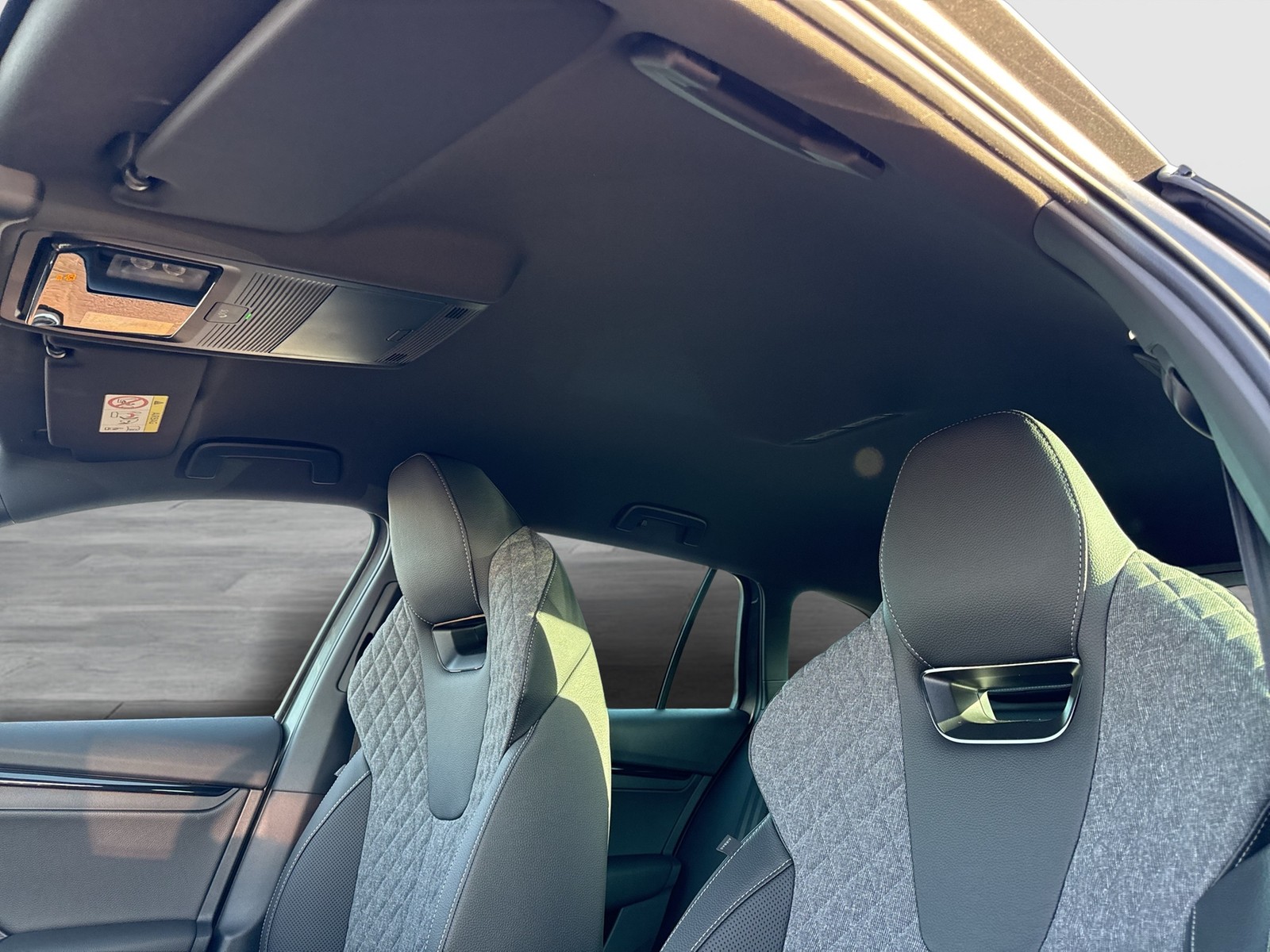 Skoda Octavia Combi 2.0 SPORTLINE AHK CAM ACC MATRIX