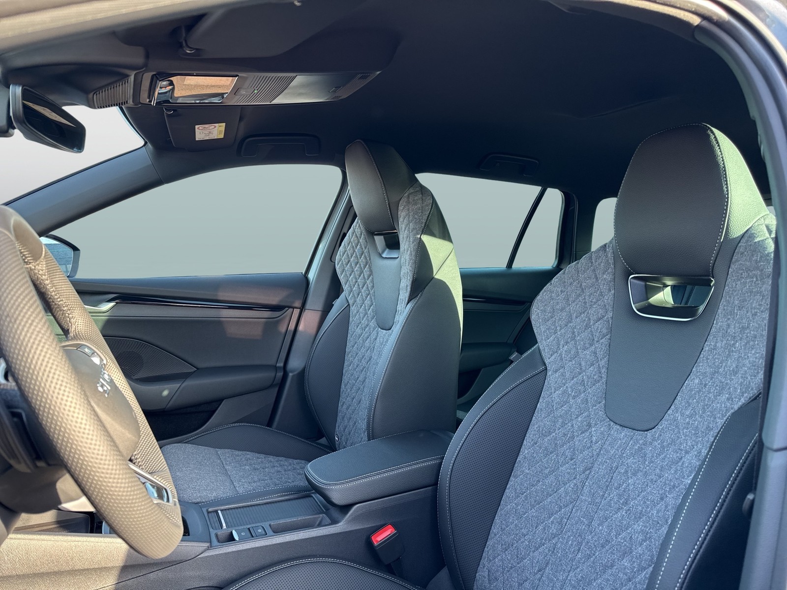 Skoda Octavia Combi 2.0 SPORTLINE AHK CAM ACC MATRIX