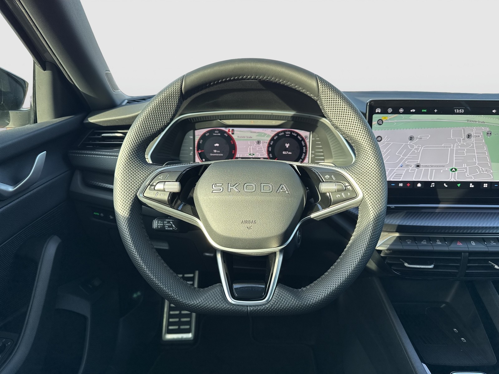 Skoda Octavia Combi 2.0 SPORTLINE AHK CAM ACC MATRIX