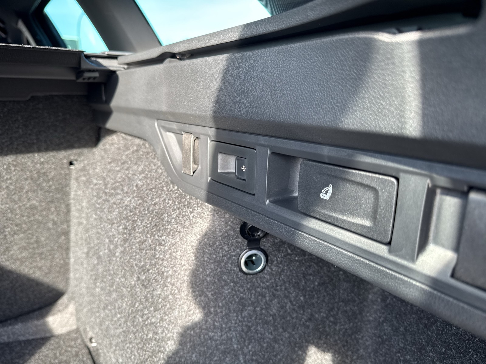 Skoda Octavia Combi 2.0 SPORTLINE AHK CAM ACC MATRIX