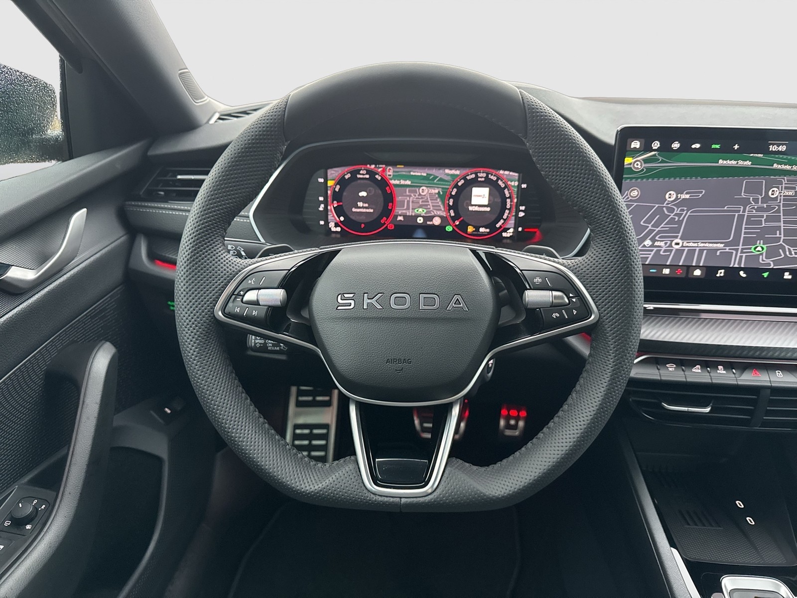 Skoda Octavia Combi 2.0 SPORTLINE AHK CAM ACC MATRIX