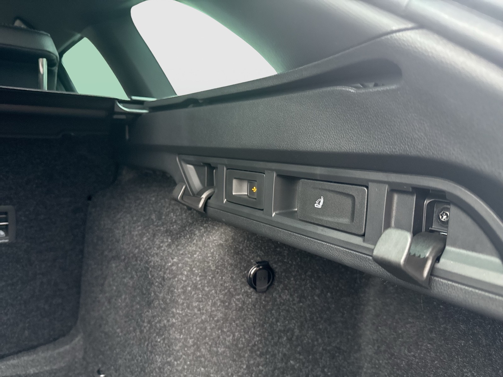 Skoda Octavia Combi 2.0 SPORTLINE AHK CAM ACC MATRIX