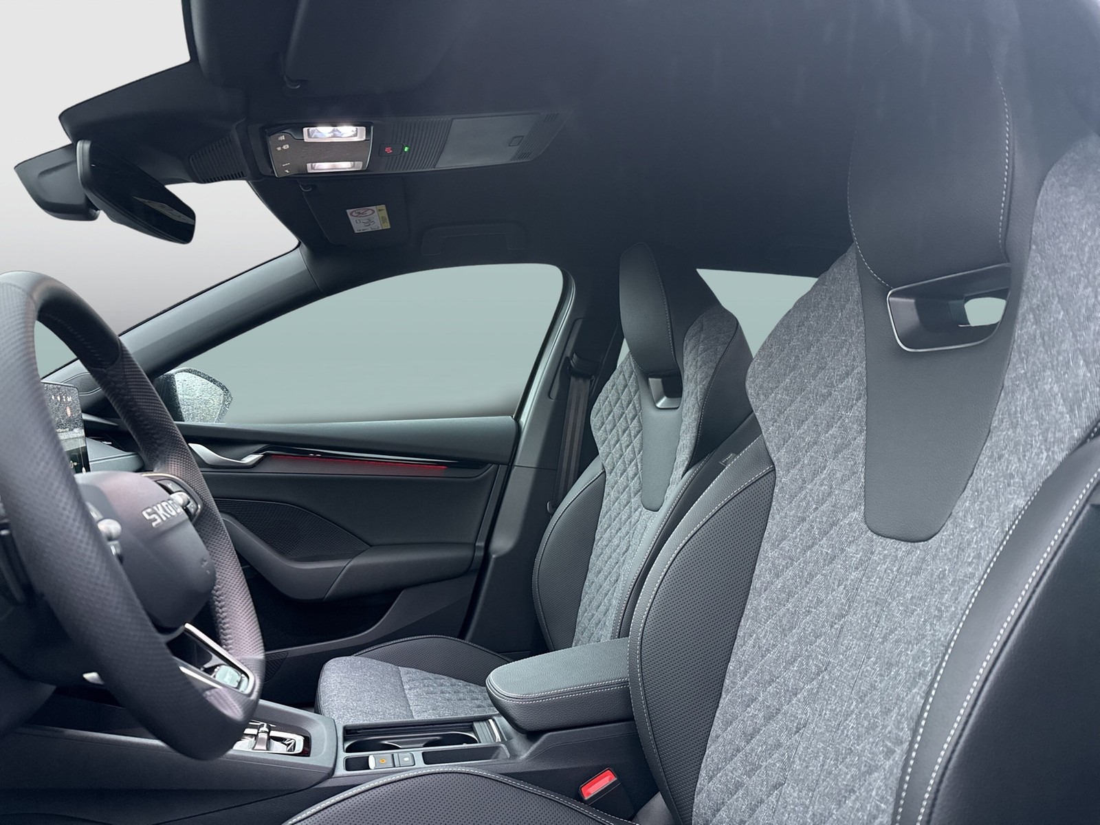 Skoda Octavia Combi 2.0 SPORTLINE AHK CAM ACC MATRIX