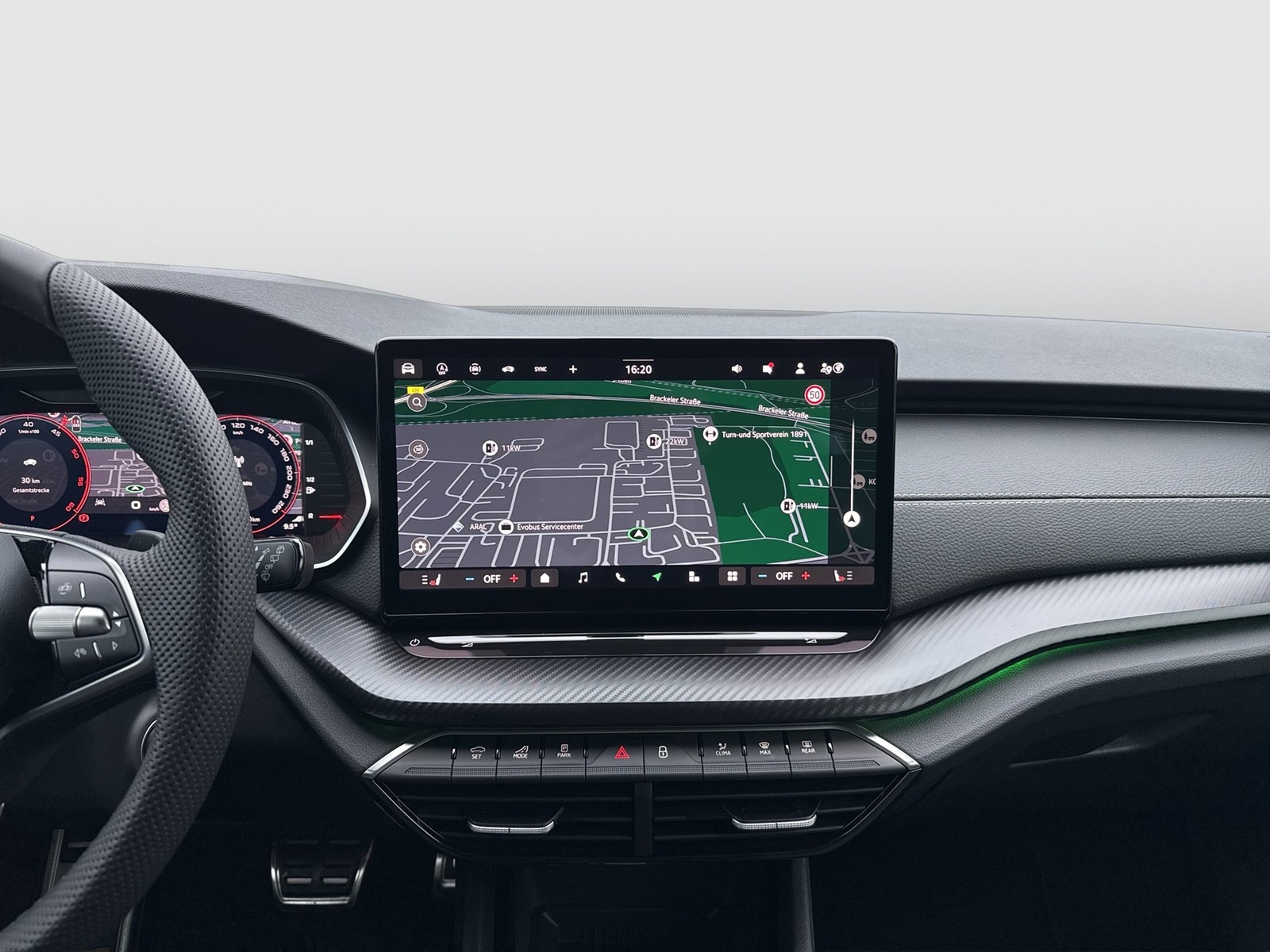 Skoda Octavia Combi 2.0 SPORTLINE AHK CAM ACC MATRIX