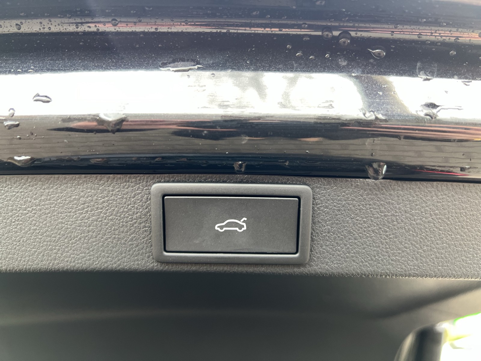 Skoda Octavia Combi 2.0 SPORTLINE AHK CAM ACC MATRIX