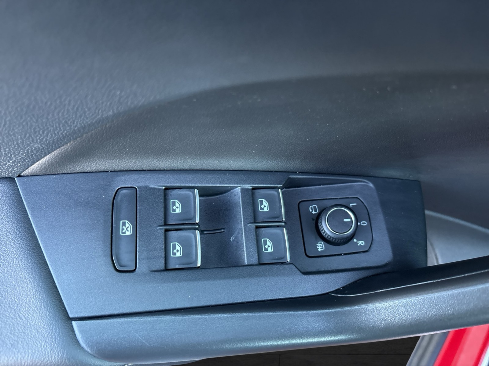 Volkswagen T-Cross 1.0 R-LINE ACC MATRIX NAVI LM17 CARPLAY