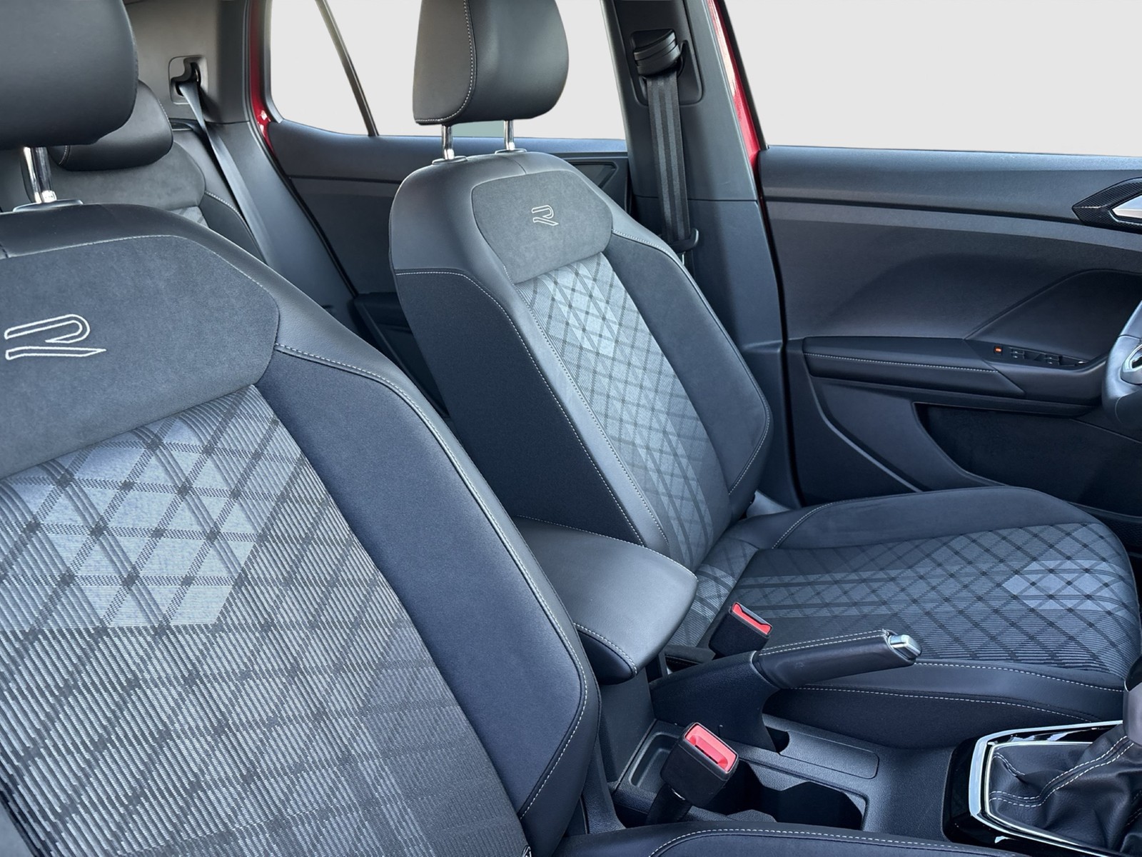 Volkswagen T-Cross 1.0 R-LINE ACC MATRIX NAVI LM17 CARPLAY