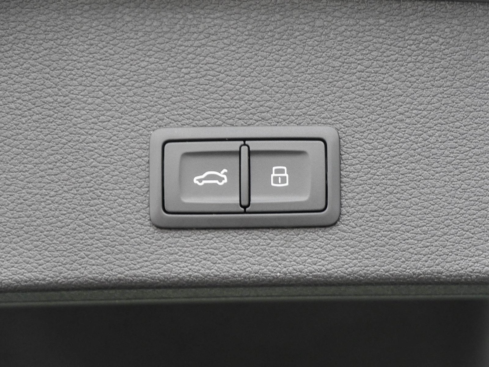 Audi Q2 30 S LINE BLACKPAK AHK ACC EKLAPPE NAVI+ LM17