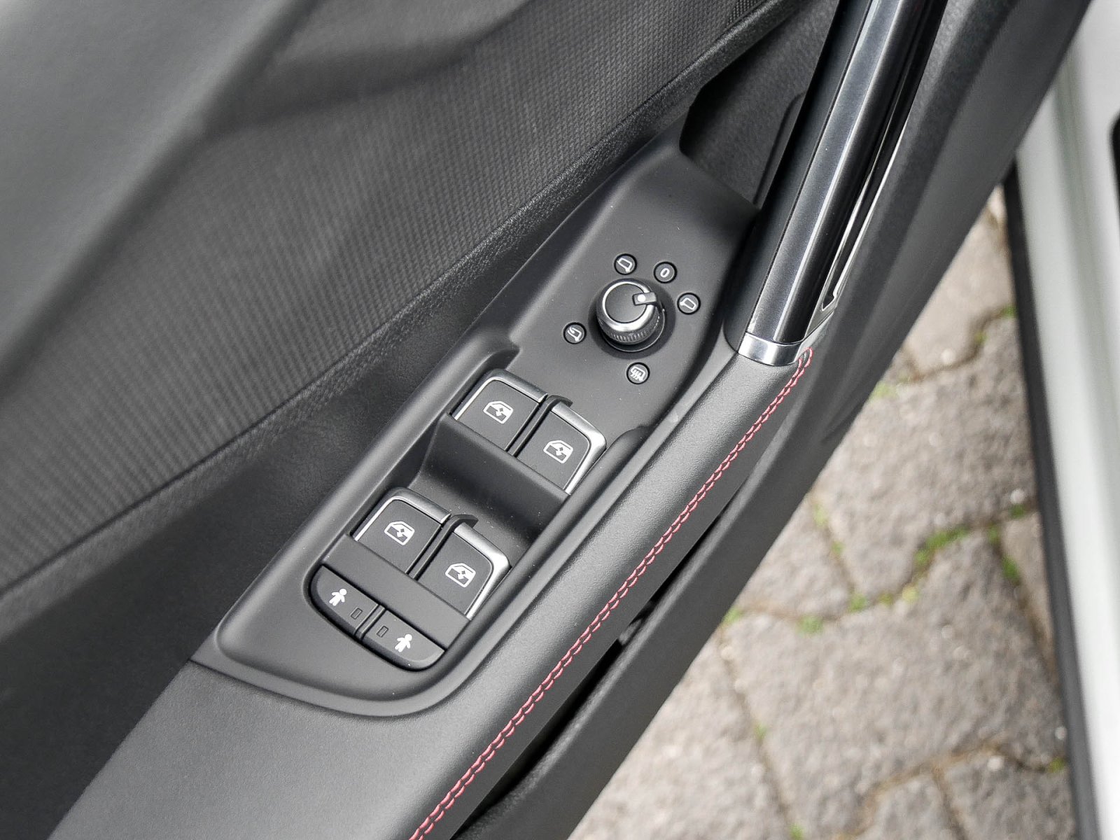 Audi Q2 30 S LINE BLACKPAK AHK ACC EKLAPPE NAVI+ LM17