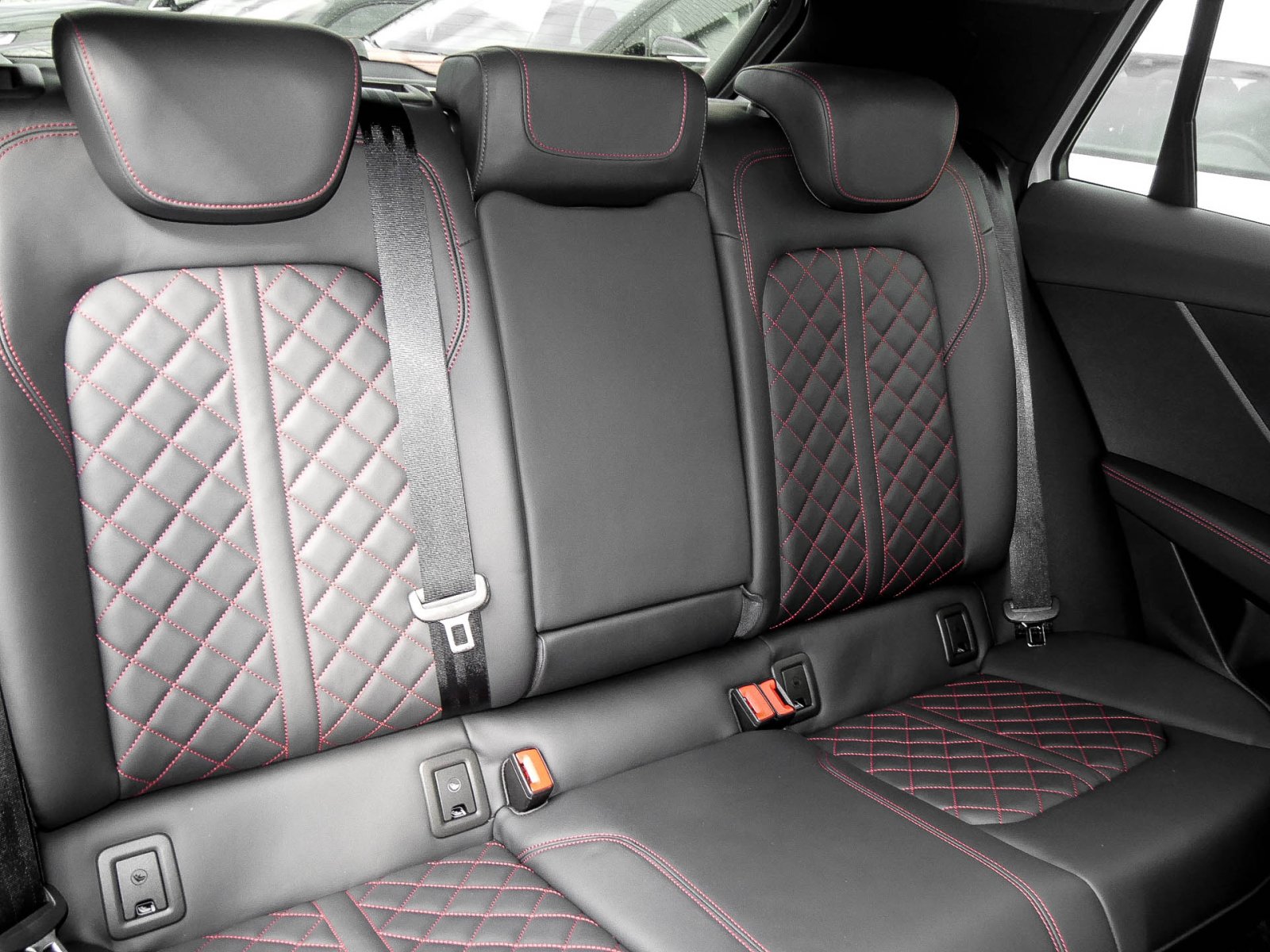 Audi Q2 30 S LINE BLACKPAK AHK ACC EKLAPPE NAVI+ LM17