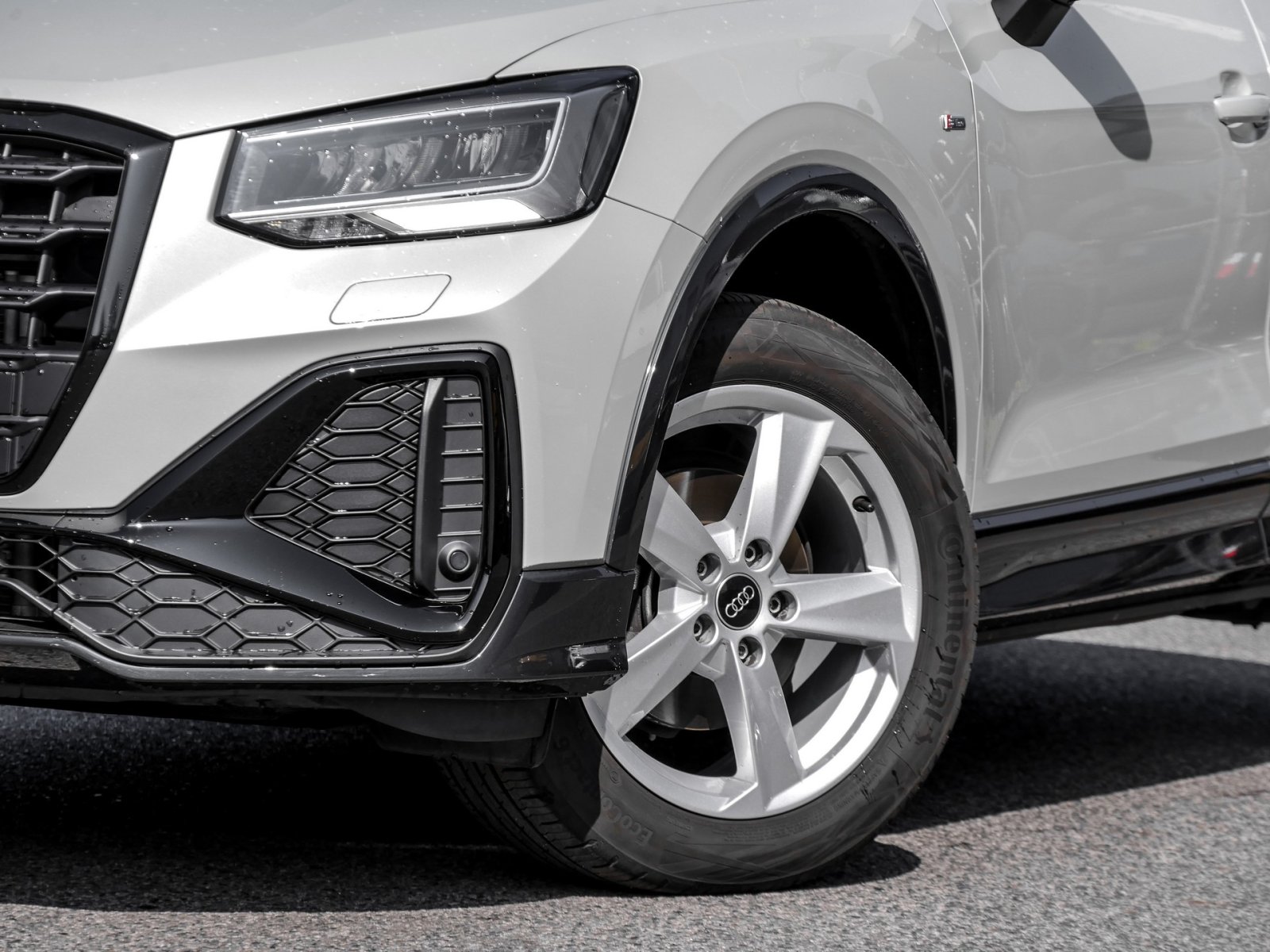 Audi Q2 30 S LINE BLACKPAK AHK ACC EKLAPPE NAVI+ LM17