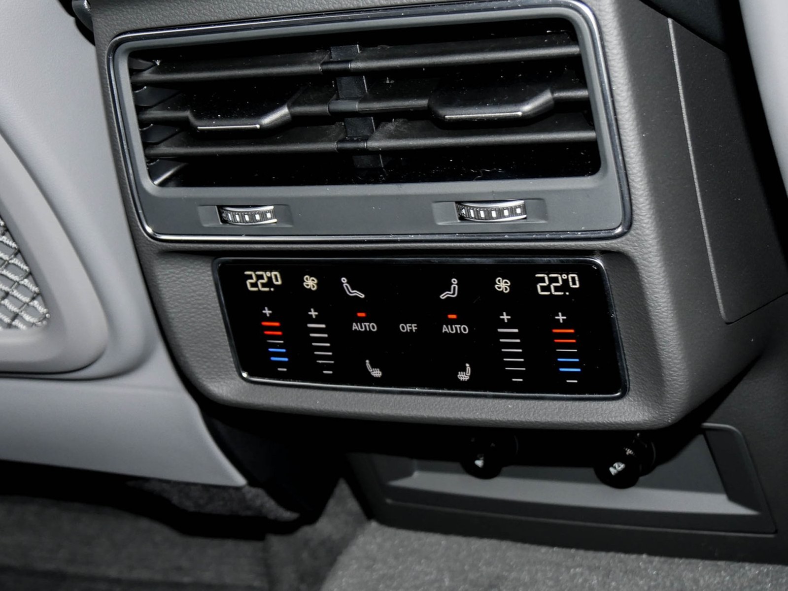 Audi SQ7 quattro BLACKPAK PANO AHK 360°CAM ACC LM22