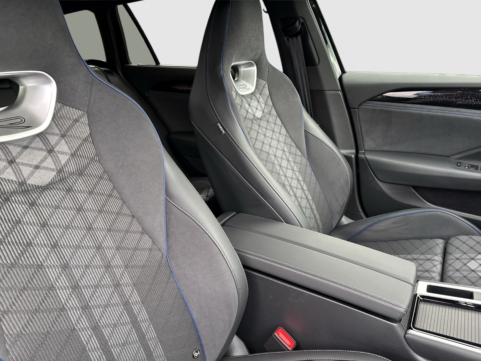 Volkswagen Passat Variant 1.5 HYBRID R-LINE BLACK STYLE AHK