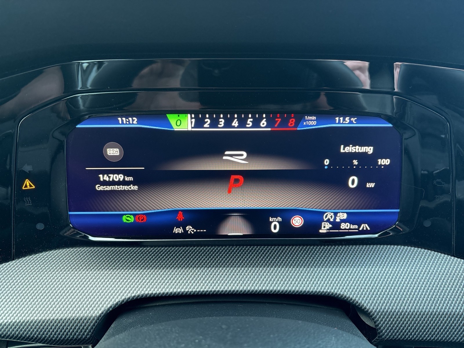 Volkswagen Golf VIII 2.0 R BLACK EDITION 4X4 AKRAPOVIC LM19