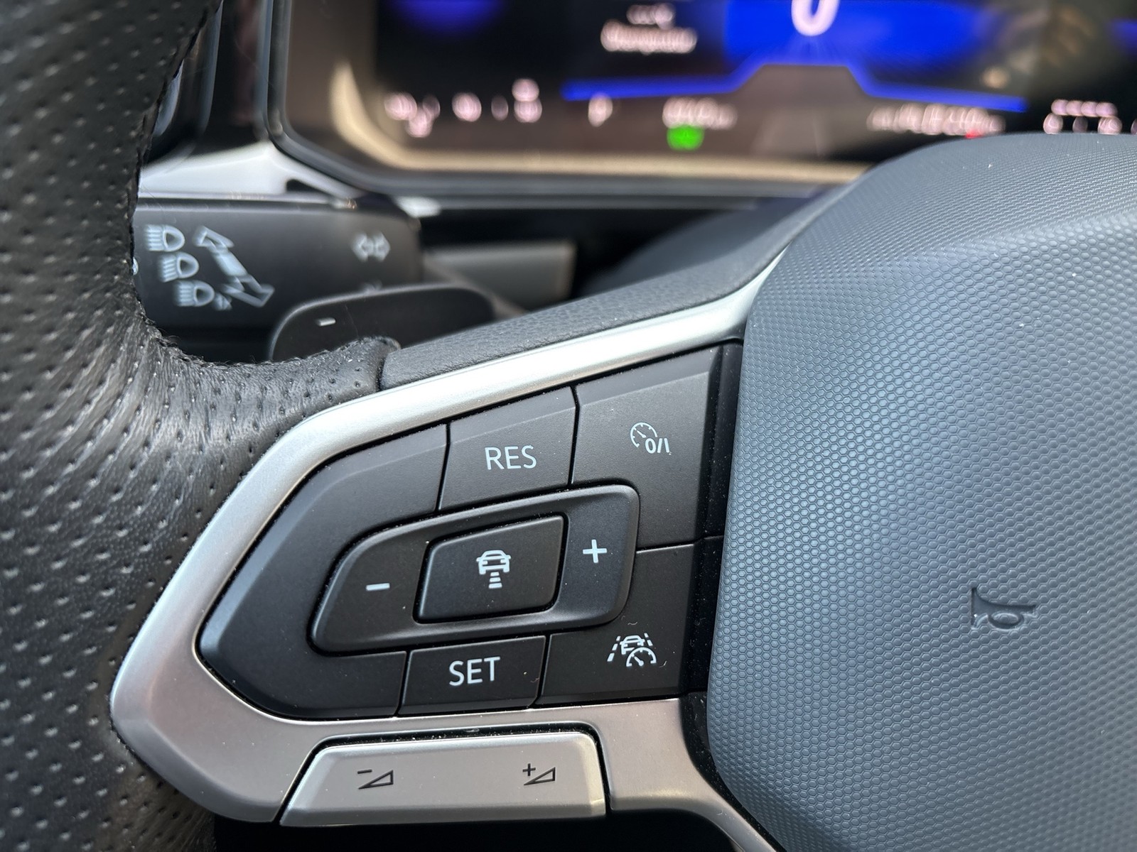 Volkswagen T-Roc Cabriolet 1.5 R-LINE BLACKSTYLE LEDER LM19