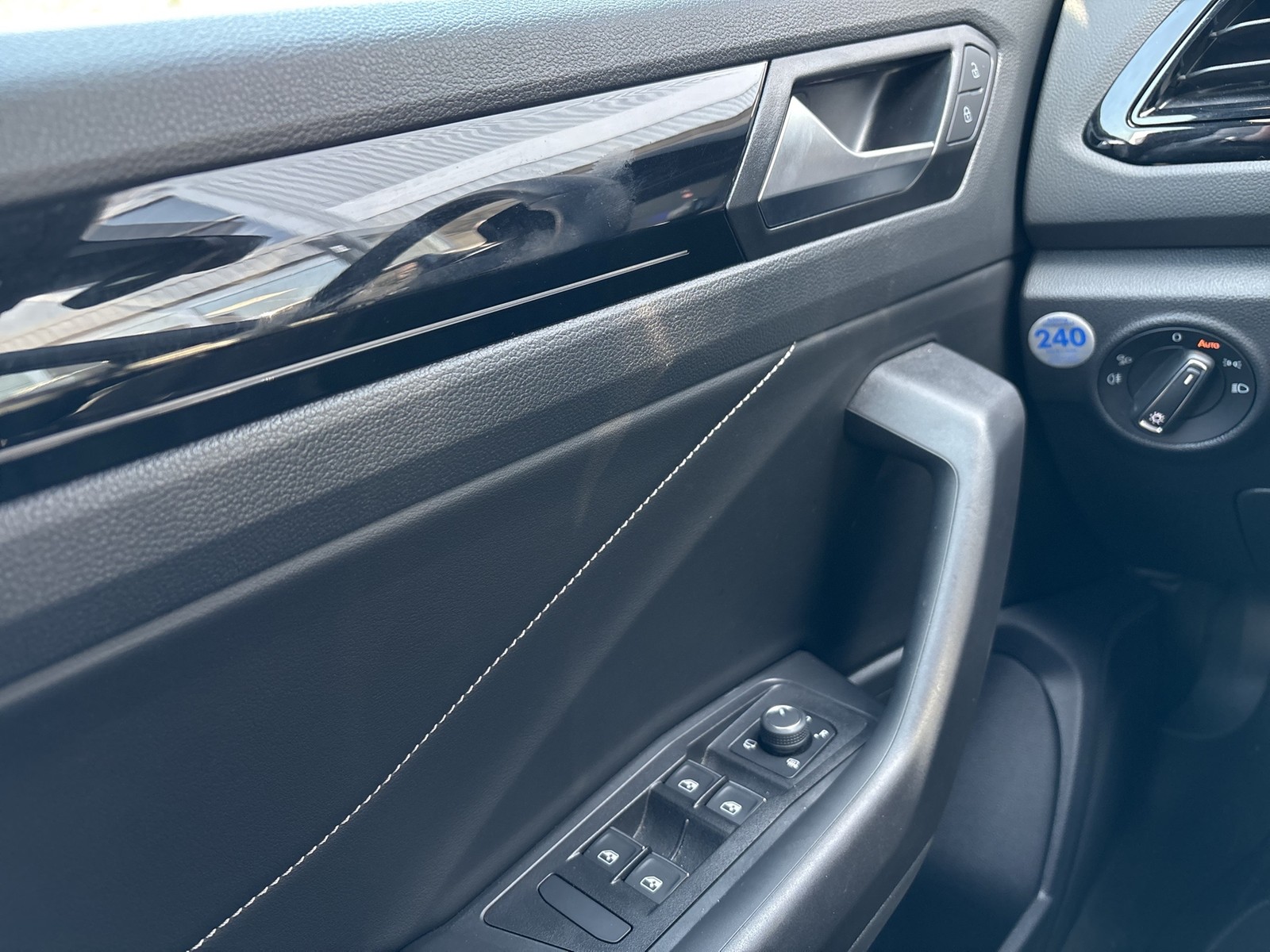 Volkswagen T-Roc Cabriolet 1.5 R-LINE BLACKSTYLE LEDER LM19